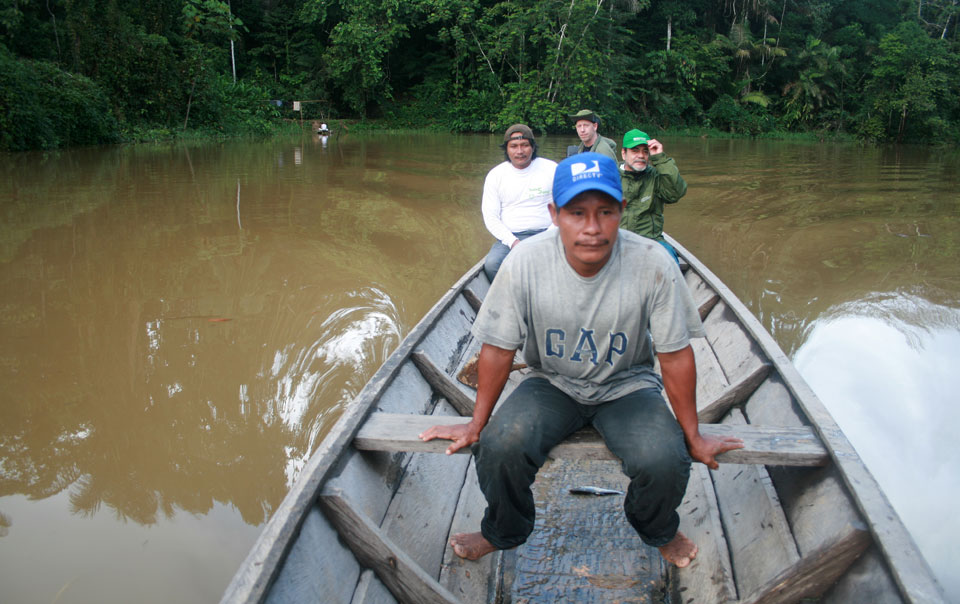 selva amazonas pesca colombia picoloro ecoturismo